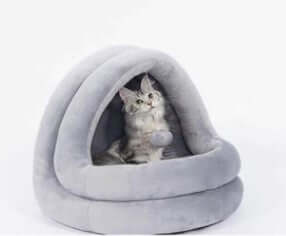 Self warming pet bed